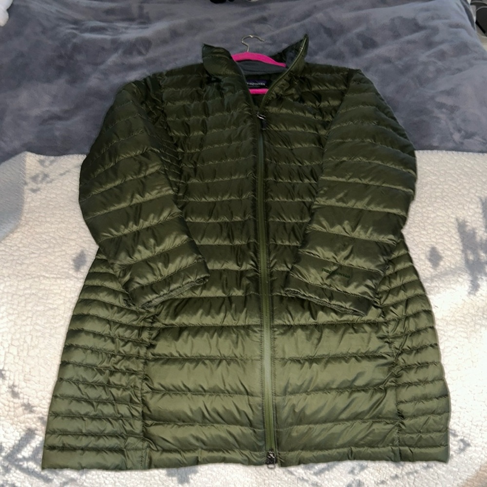 Patagonia women’s down sweater long coat size M